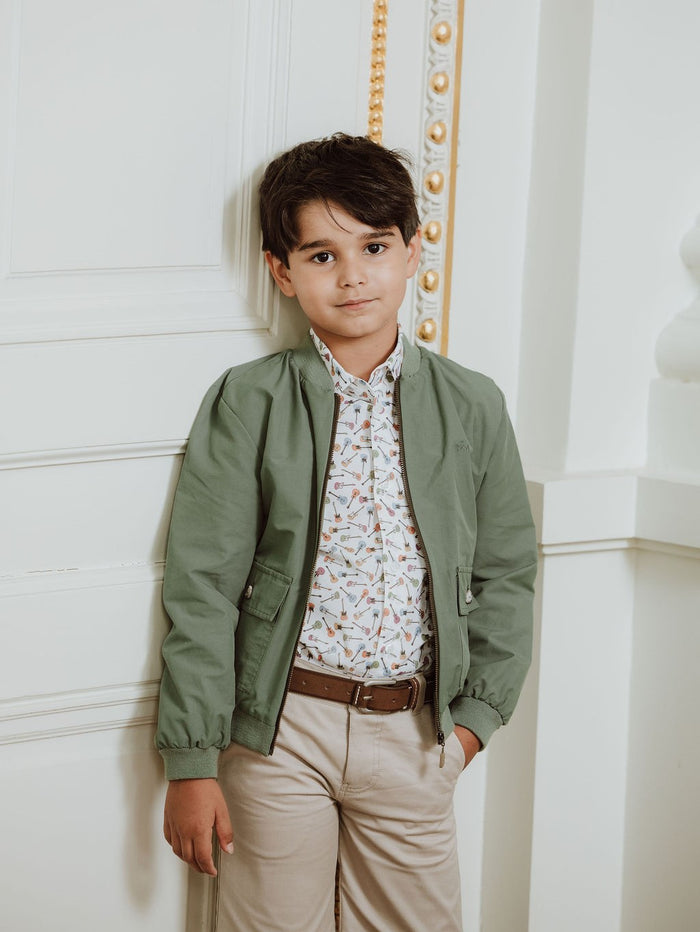 Khaki bomber jacket & beige Bermuda shorts