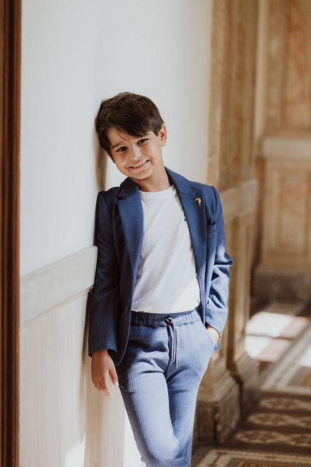 Navy sportief kostuum met T-shirt