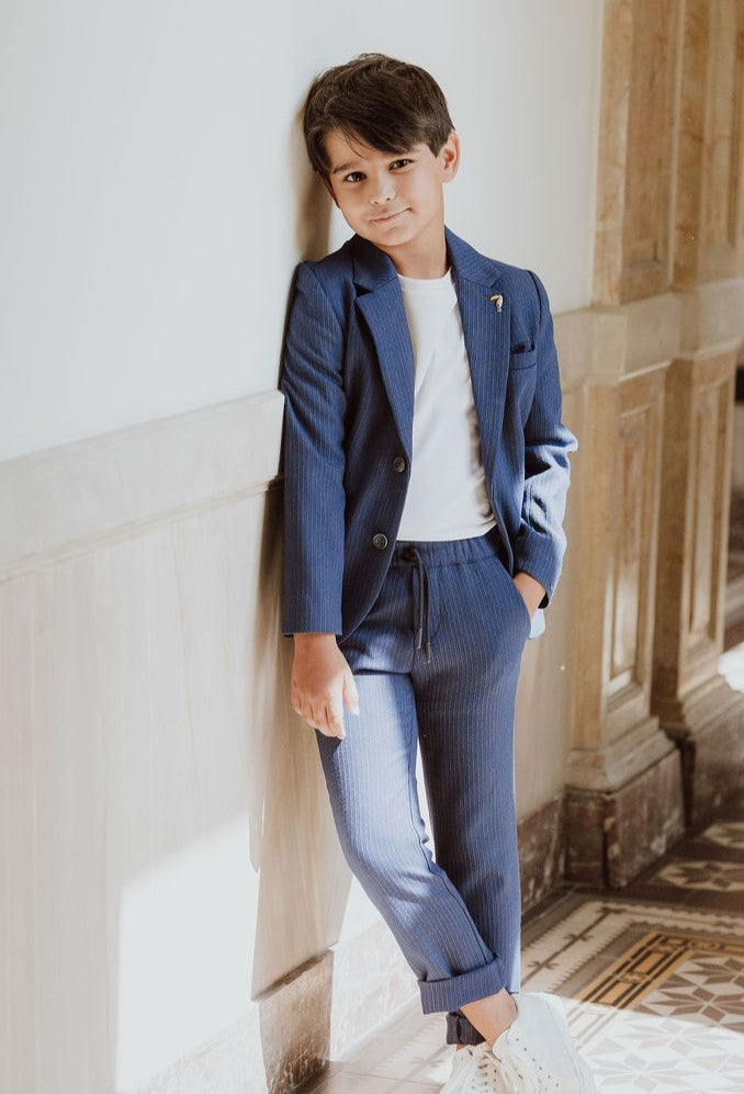 Navy sportief kostuum met T-shirt