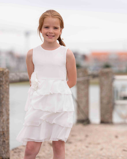 Robe superposée sans manches de couleur blanche perlée